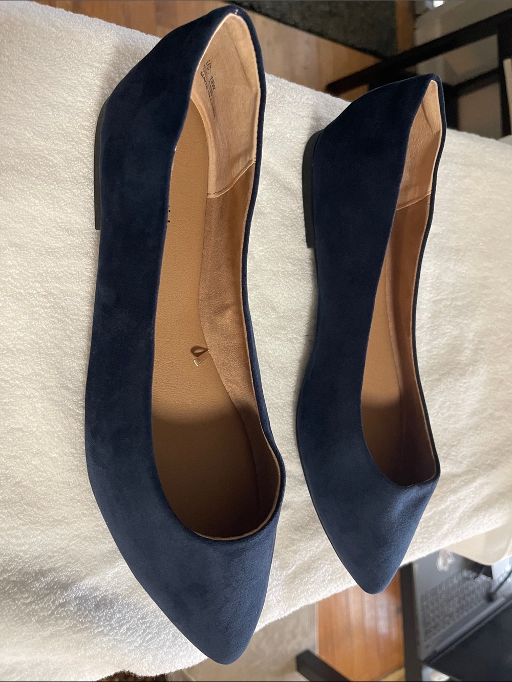 Navy blue ballet flats